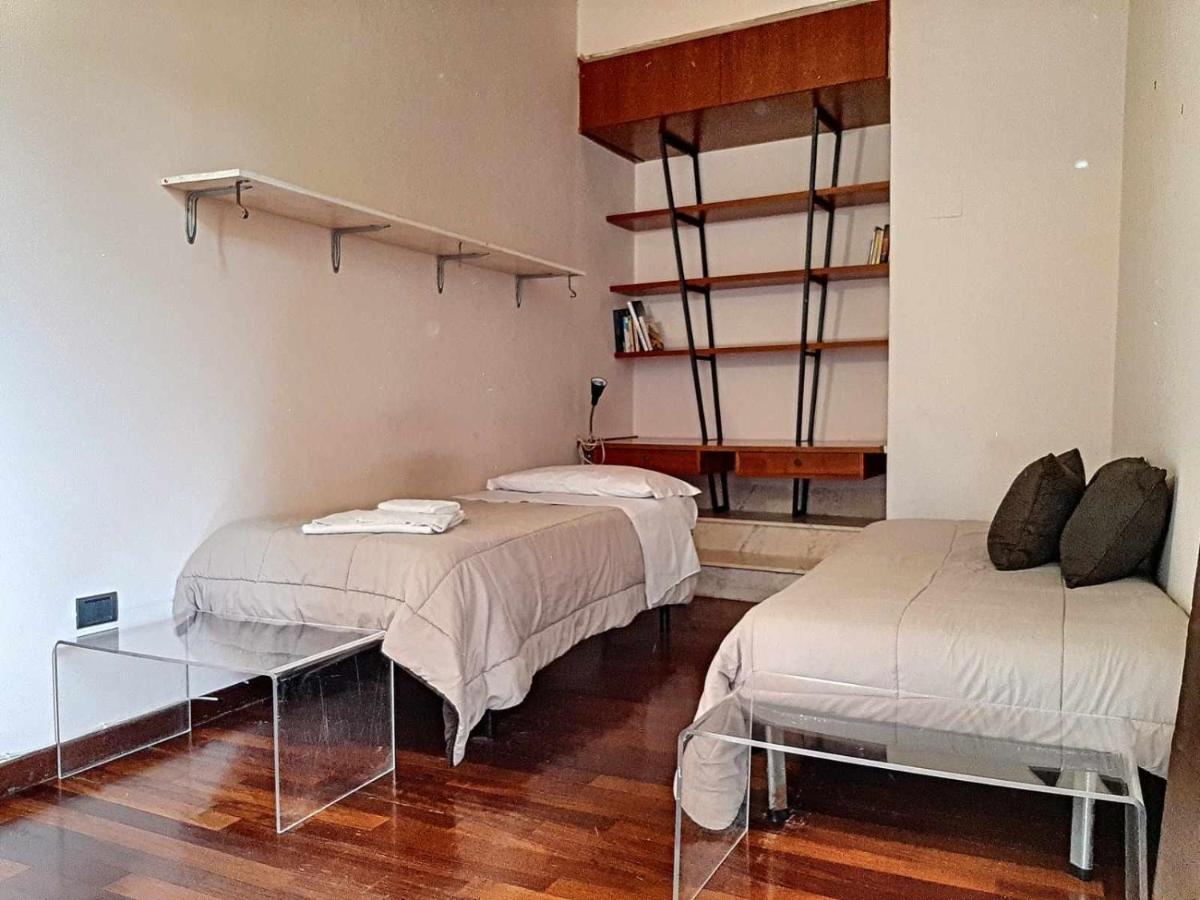 Ospitaci Appartamenti San Salvatore 폴리뇨 외부 사진