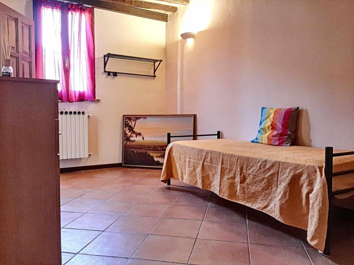 Ospitaci Appartamenti San Salvatore 폴리뇨 외부 사진